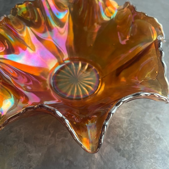 Carnival Glass 8 pointed bowl - Picture 10 of 17